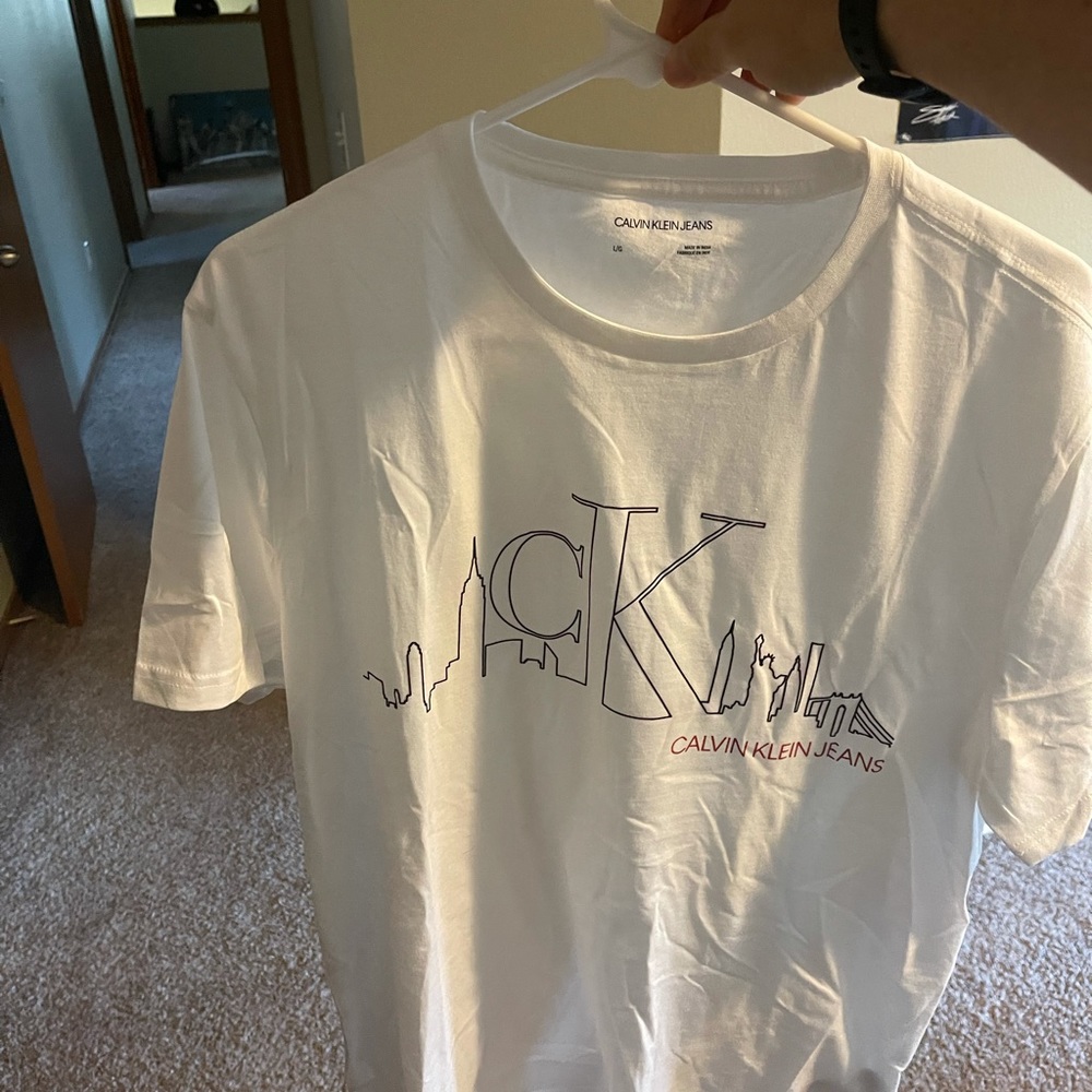 Calvin Klein T-Shirt size Large BRAND NEW